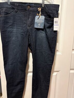 Slim Dark Indigo WoMen's Jeans with Stretch